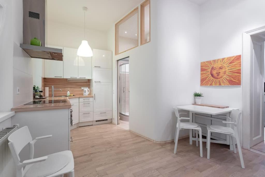 Apartment Danube Art Vienna