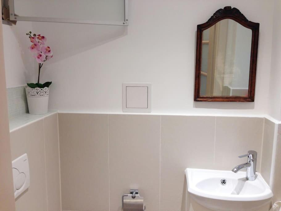 Danube Art Apartment *